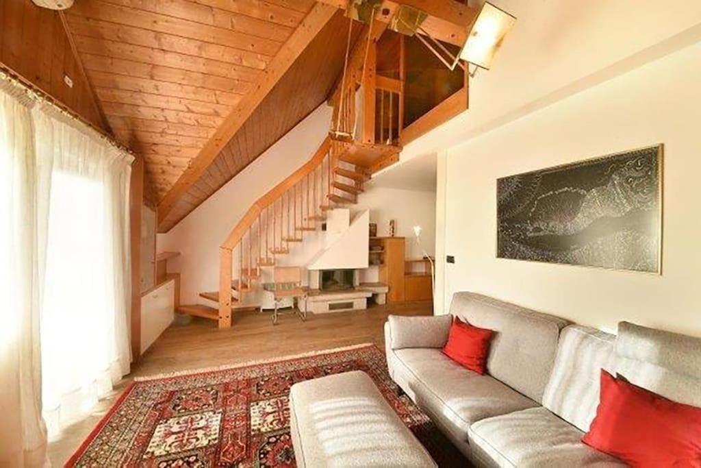 Apartamento Penthouse In The Centre Merano Exterior foto