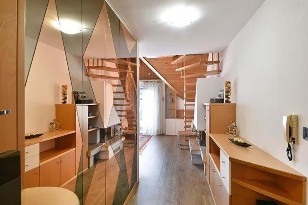 Apartamento Penthouse In The Centre Merano Exterior foto